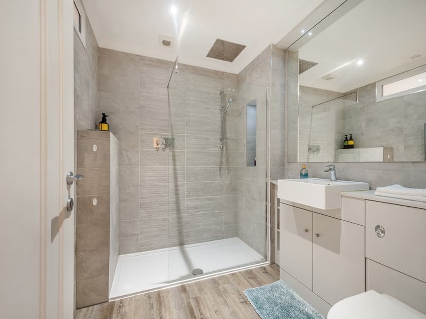 Shower room | Luxury Moffat Apartment, Moffat, near Dumfries