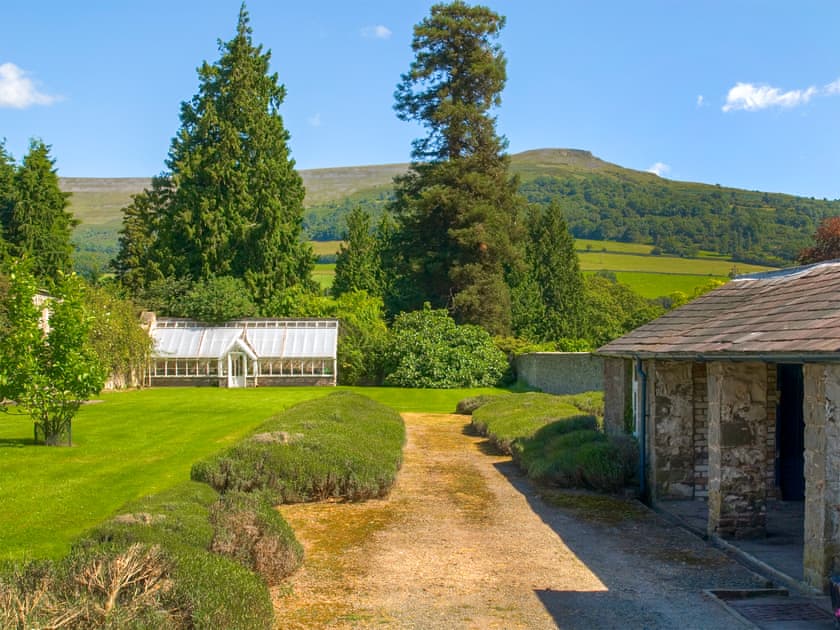 Outdoor area | Garden Cottage - Glanusk Estate, Crickhowell