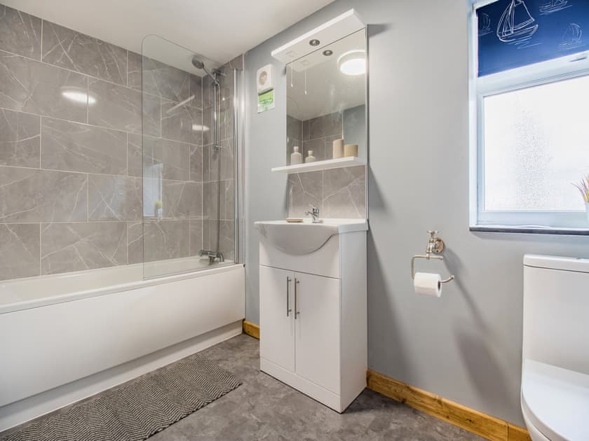 Bathroom | Frondeg Bach, Tregaron and the Cambrian Mountains