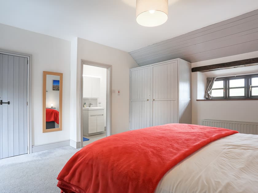 Double bedroom | Higher Rowes Farm, Horndon