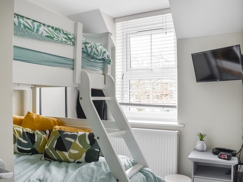 Bunk bedroom | Oyster Mews, Poole