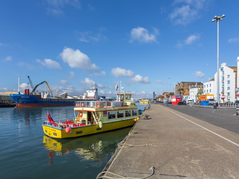 Surrounding area | Jeanneau, Poole