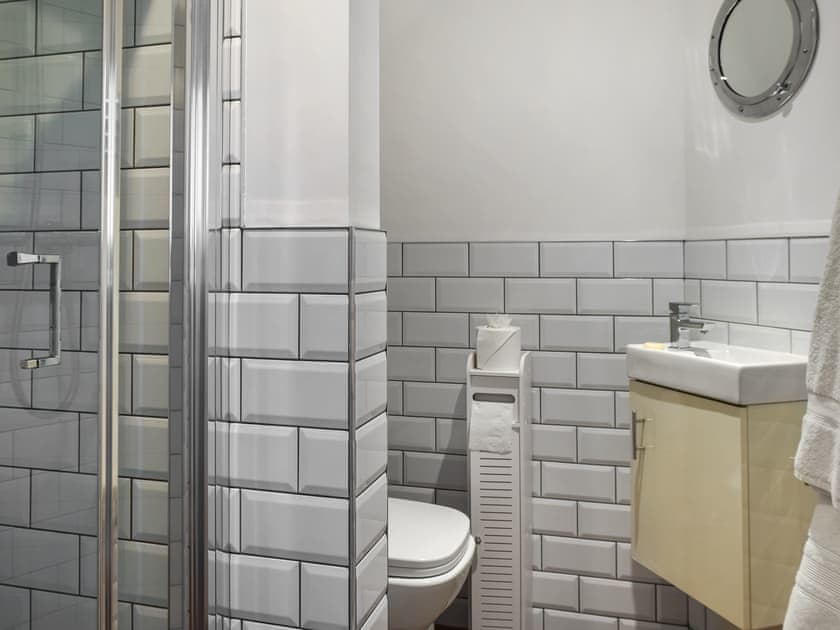 Annexe bathroom | Harlequin House, Holmfirth