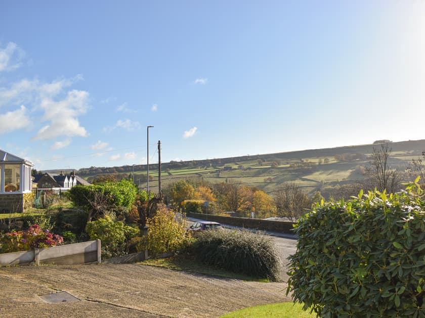 Surrounding area | Harlequin House, Holmfirth