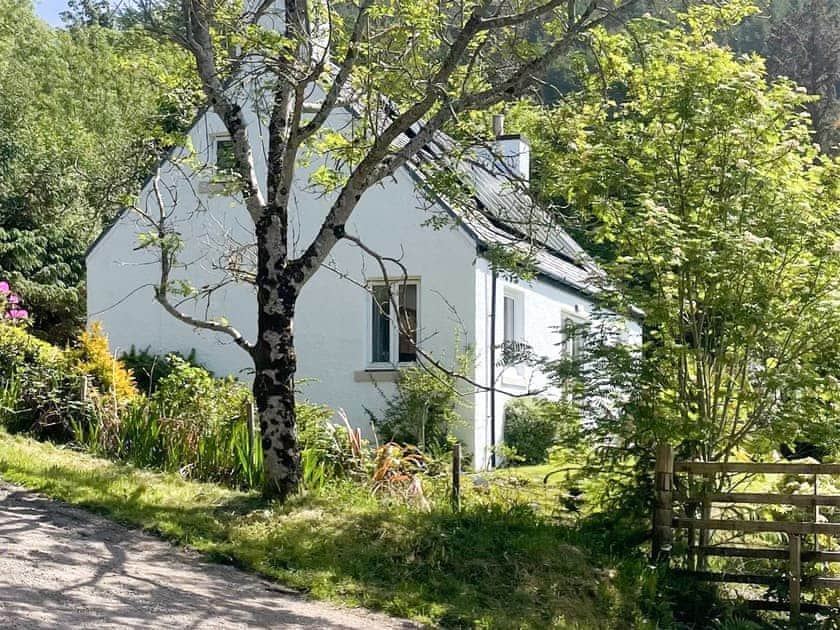 Well-appointed, detached cottage | Tigh an Aighear, Arduaine, near Oban