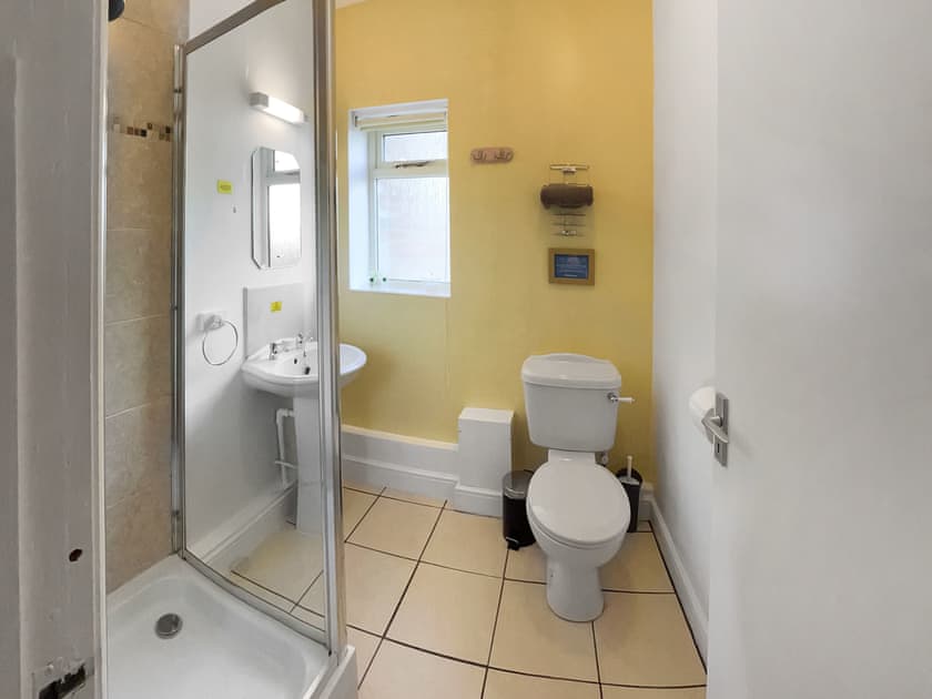 Bathroom | Chaplin - Tathwell Lodge, Little Tathwell, near Louth