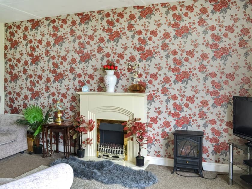 Living area | Yeolde Woodern Country View Seashak - Holiday Lets, Bridlington