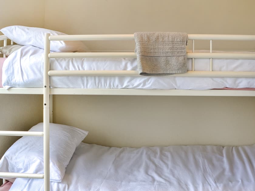 Bunk bedroom | Yeolde Woodern Country View Seashak - Holiday Lets, Bridlington
