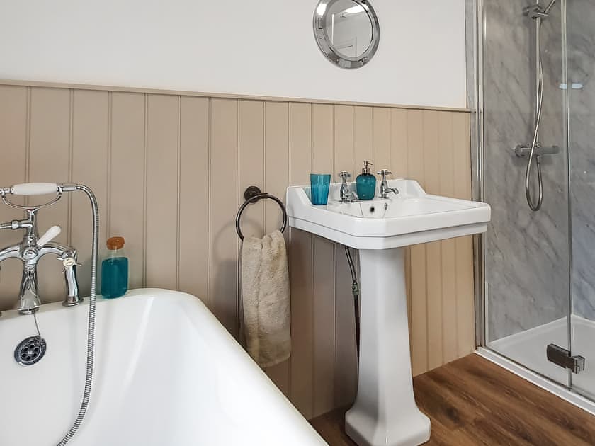 Bathroom | Puffin House - Blegberry Farm, Hartland