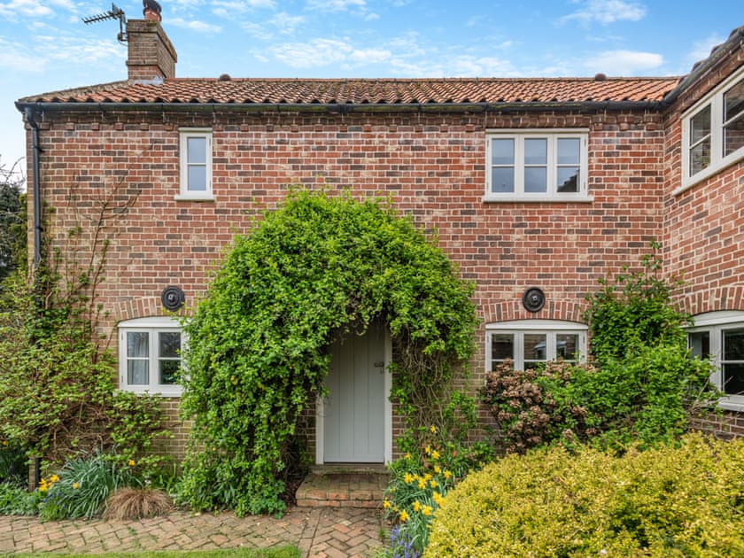 Exterior | Swallow Cottages, No. 2 - Swallow Cottages, Wickmere