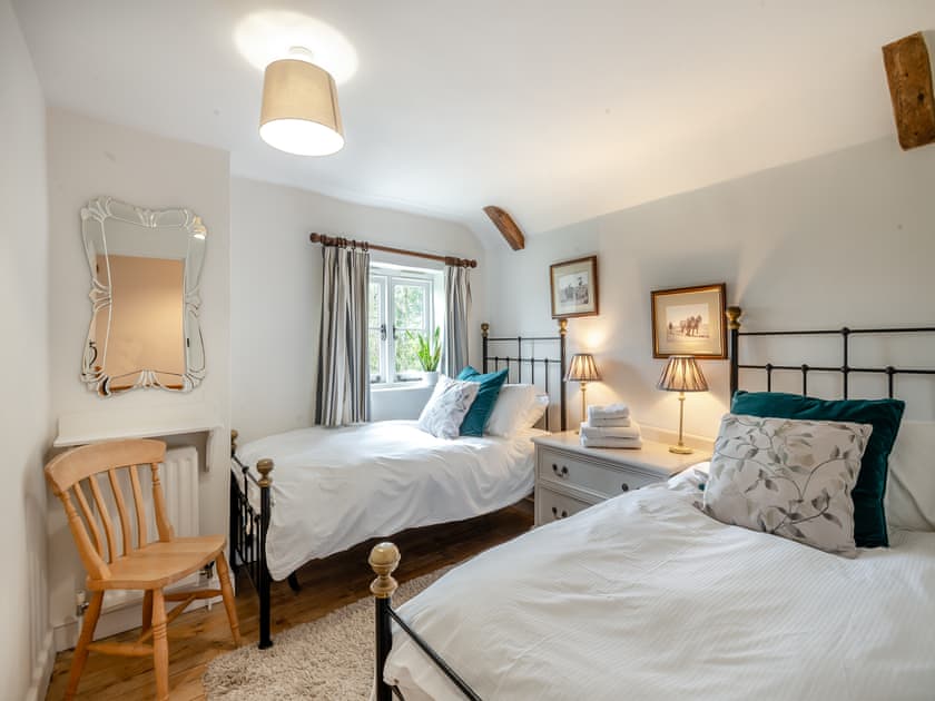 Twin bedroom | Swallow Cottages, No. 2 - Swallow Cottages, Wickmere