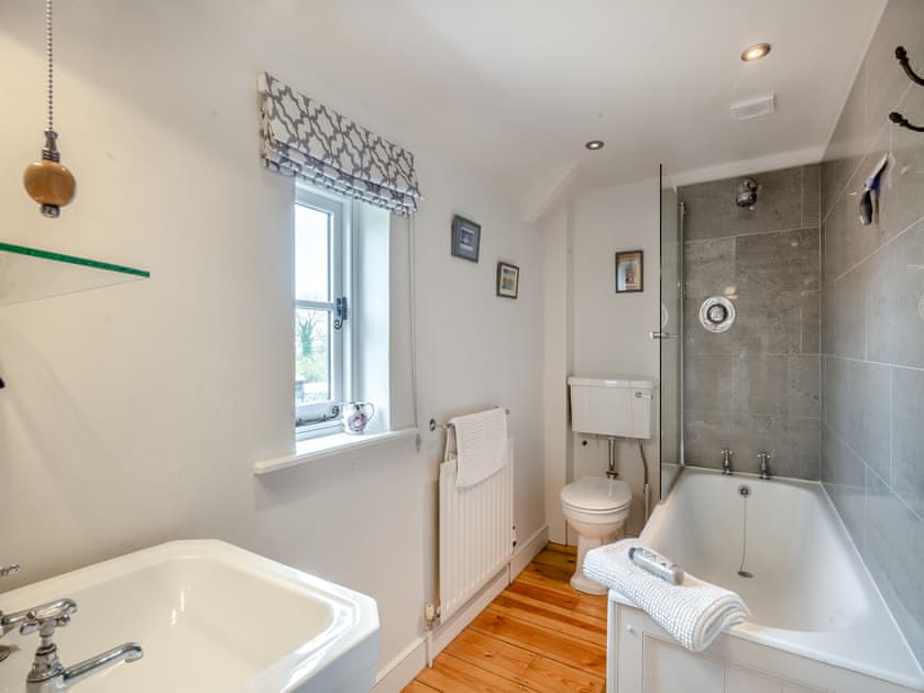 Bathroom | Swallow Cottages, No. 2 - Swallow Cottages, Wickmere