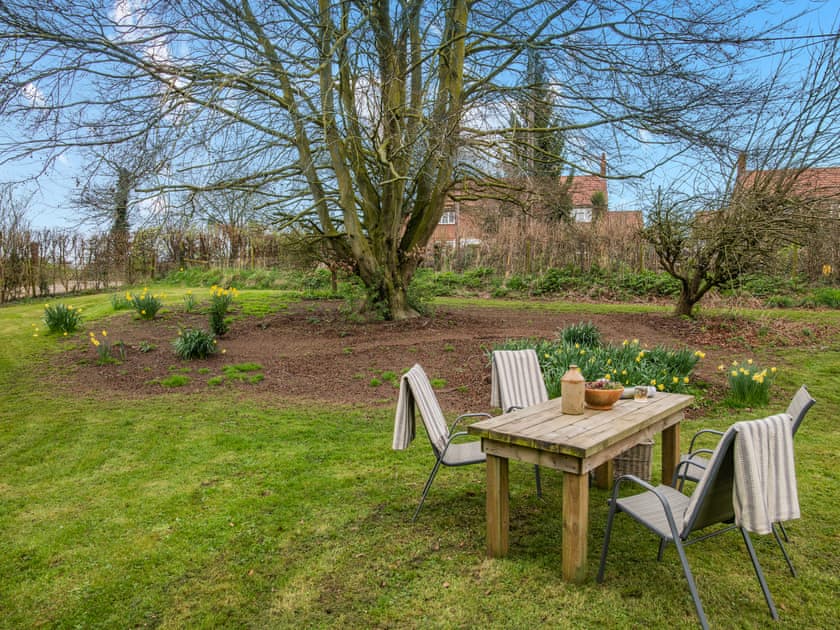 Garden | Swallow Cottages, No. 1 - Swallow Cottages, Wickmere
