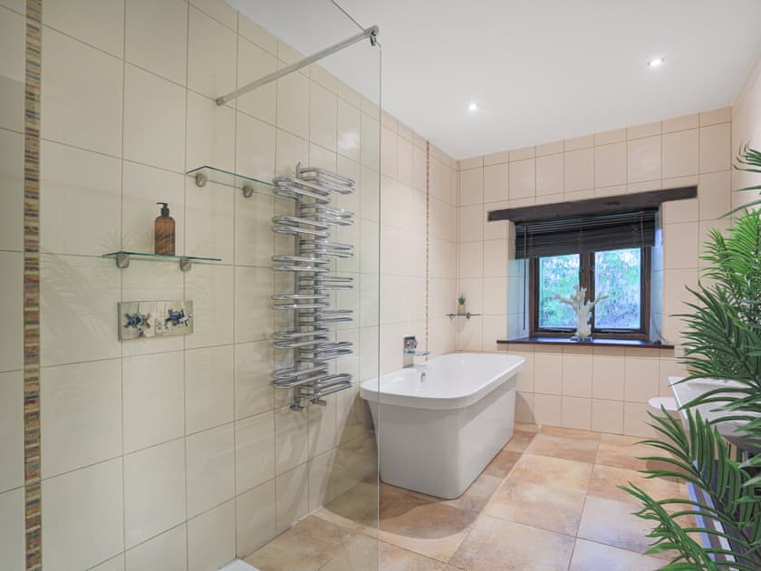 Bathroom | The Mews - The Mews Holidays, Penzance