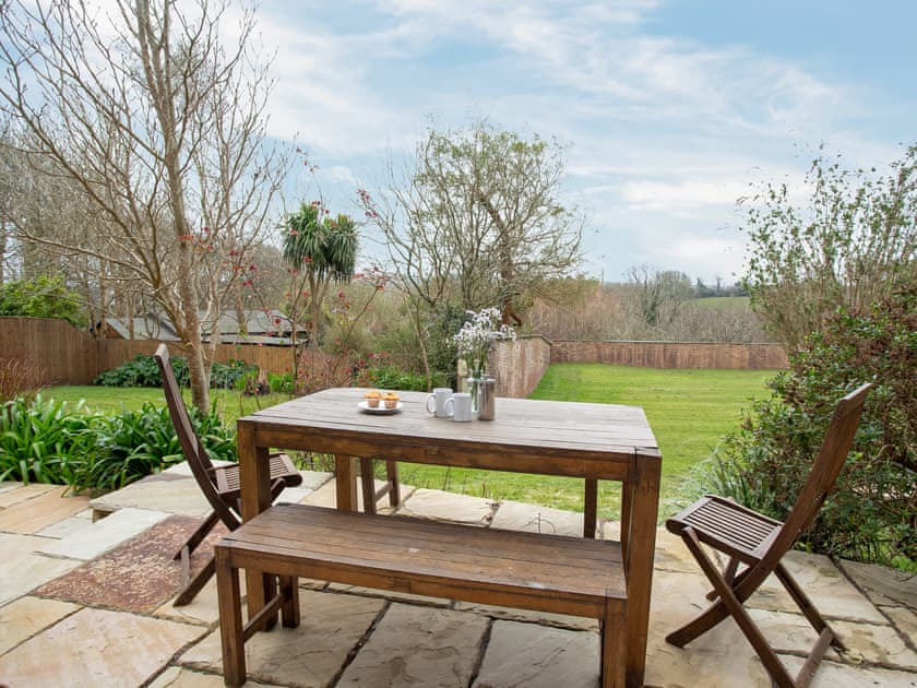 Outdoor eating area | The Mews - The Mews Holidays, Penzance