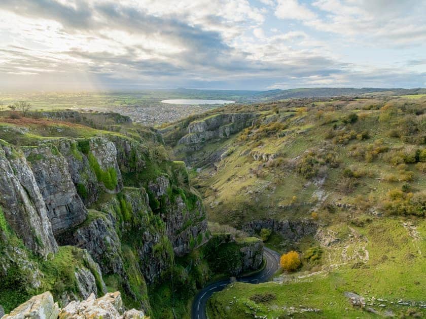 40 min drive to explore the gorge, the caves and the Mendip Hills | Dragonfly 1 - Dragonfly Barn, North Newton