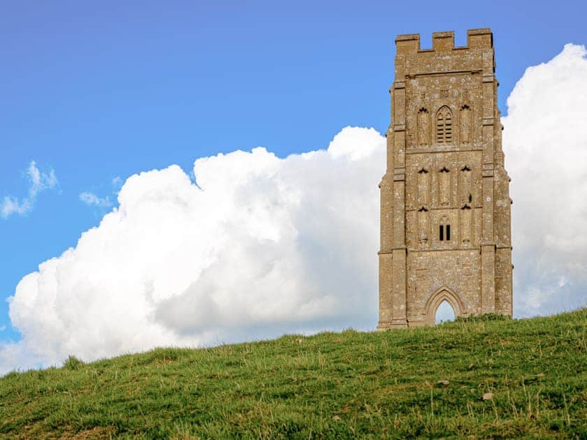 40 min drive to the iconic Tor, Town and Abbey. Check in at Clarks Village on route for some retail therapy | Dragonfly 1 - Dragonfly Barn, North Newton