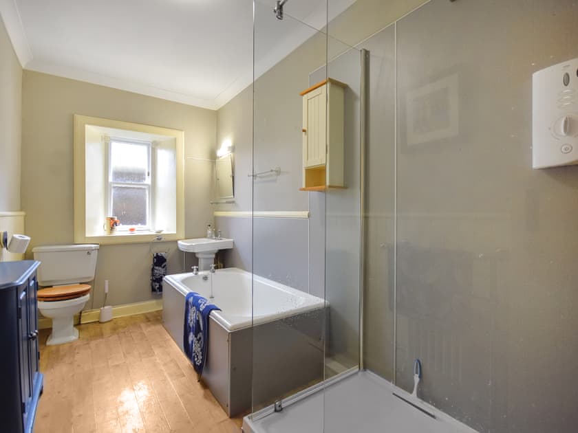 Bathroom | Rennie House, East Linton
