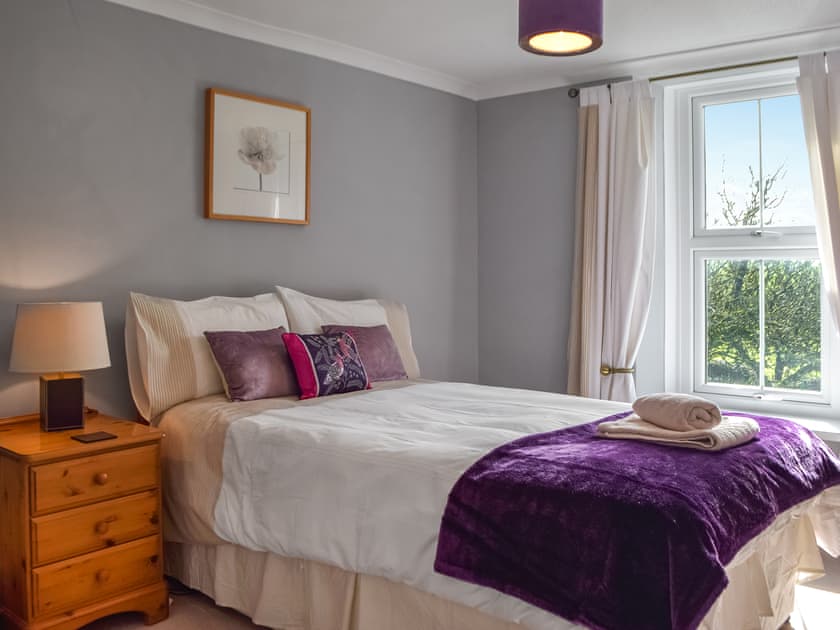 Double bedroom | Gymmin House, Pendine