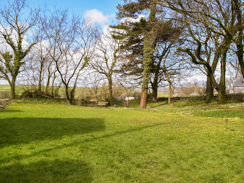 Outdoor area | Gymmin House, Pendine