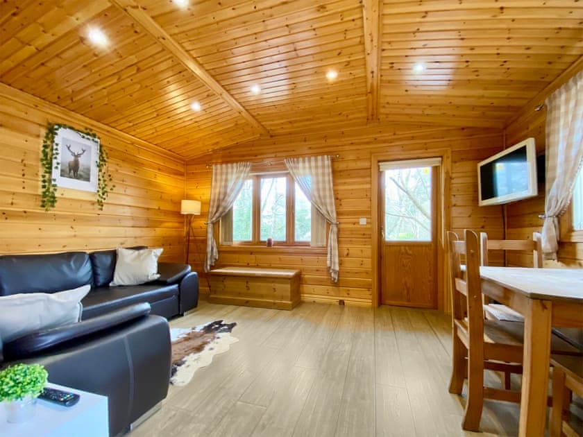 Living room/dining room | Pine Lodge - Pinecone Lodges, Camerton, near Bath