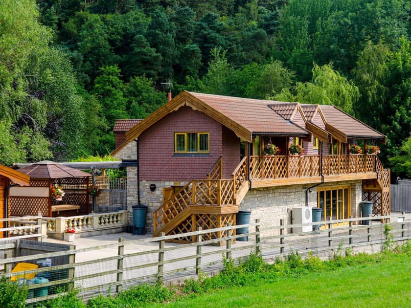 Exterior | Pine Lodge - Pinecone Lodges, Camerton, near Bath