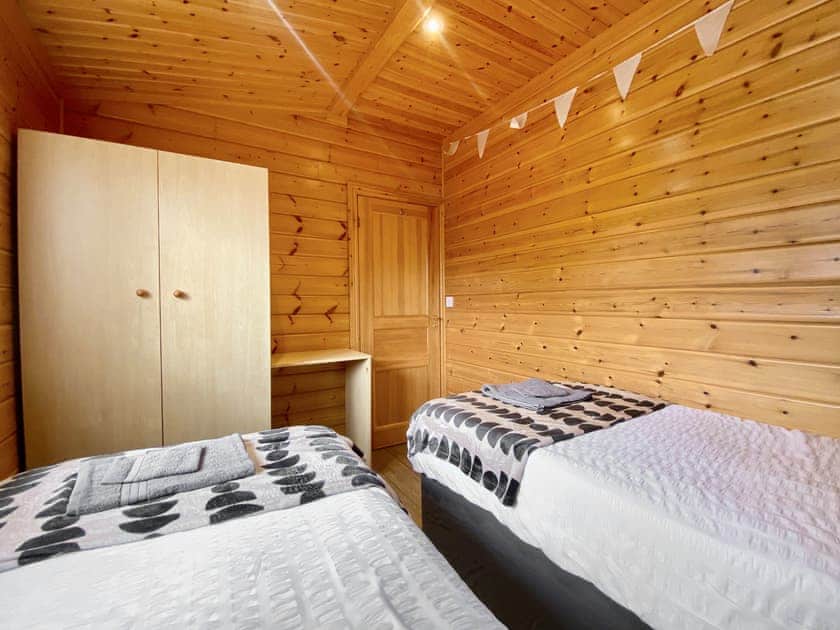 Twin bedroom | Pinecone Lodges- Magnolia Lodge - Pinecone Lodges, Camerton, near Bath