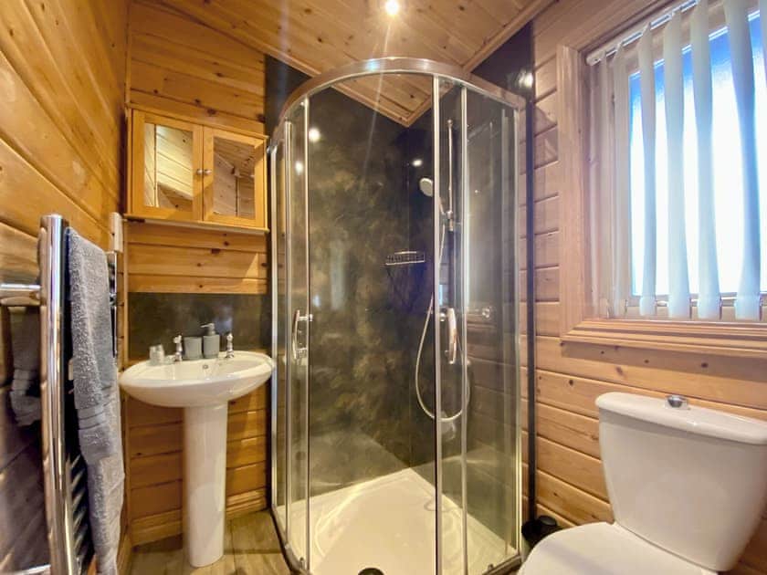 Bathroom | Pinecone Lodges- Magnolia Lodge - Pinecone Lodges, Camerton, near Bath