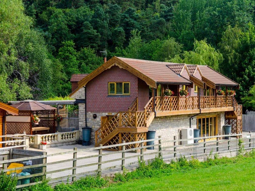Exterior | Maple - Pinecone Lodges, Camerton, near Bath