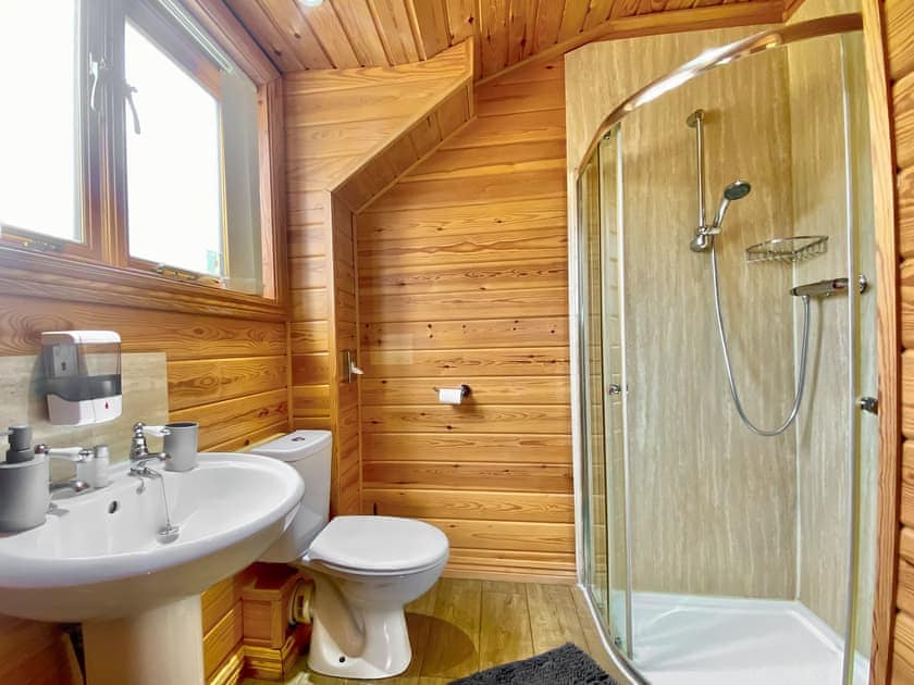 Bathroom | Pinecone Lodges- Apple - Pinecone Lodges, Camerton, near Bath