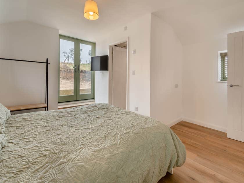 Kingsize bedroom | Wheel House - Fern Farm, Fylingdales, near Whitby