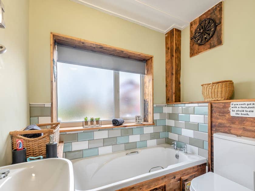 Bathroom | Mill House, Trusthorpe, Mablethorpe
