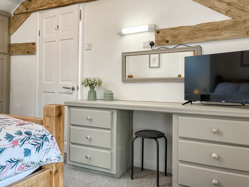 Double bedroom | Jasmine Cottage, Grangemill, near Matlock