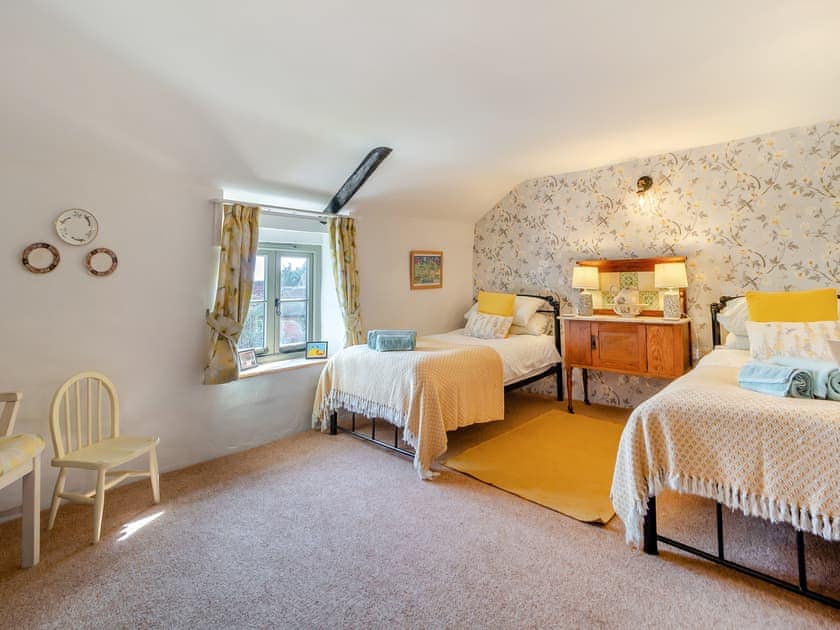 Twin bedroom | Cherry Tree Cottage - Clevency Cottages, Great Snoring, near Fakenham