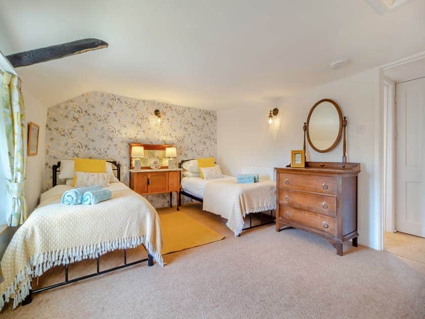 Twin bedroom | Cherry Tree Cottage - Clevency Cottages, Great Snoring, near Fakenham