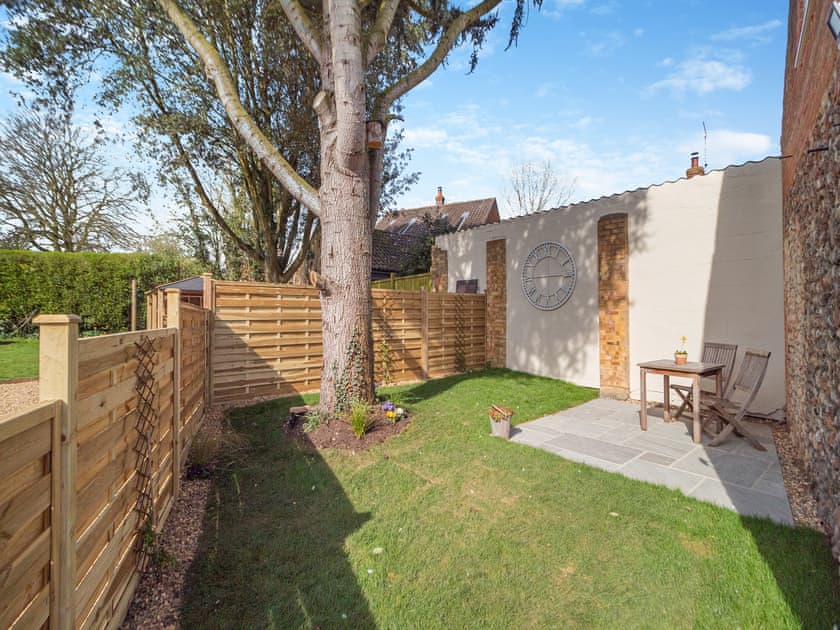 Outdoor area | Rose Cottage - Clevency Cottages, Great Snoring, near Fakenham