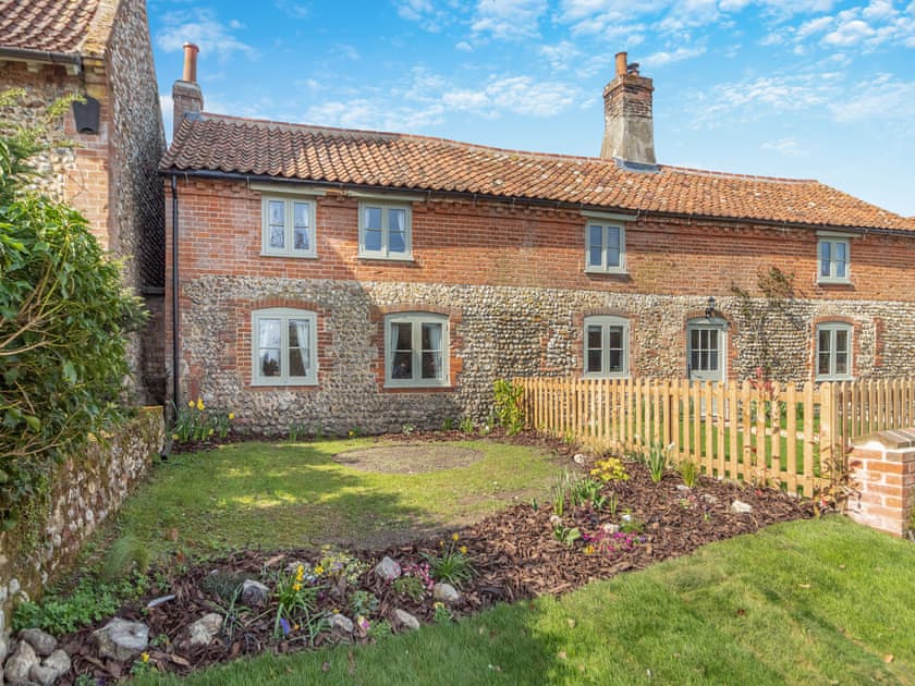 Garden | Vine Cottage - Clevency Cottages, Great Snoring, near Fakenham