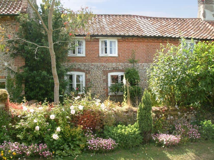 Quintessential holiday cottage | Vine Cottage - Clevency Cottages, Great Snoring, near Fakenham