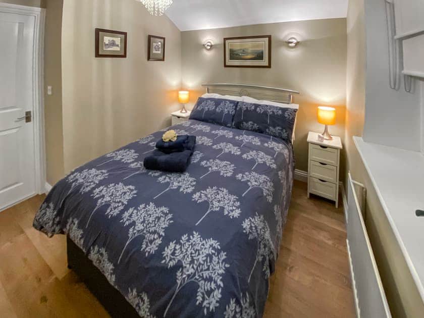 Warm and inviting bedroom | Robin’s Nest, Newton Poppleford, near Sidmouth