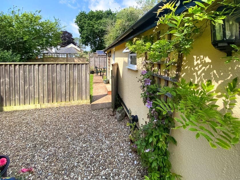 Charming holiday cottage with lovely sitting out area | Robin’s Nest, Newton Poppleford, near Sidmouth
