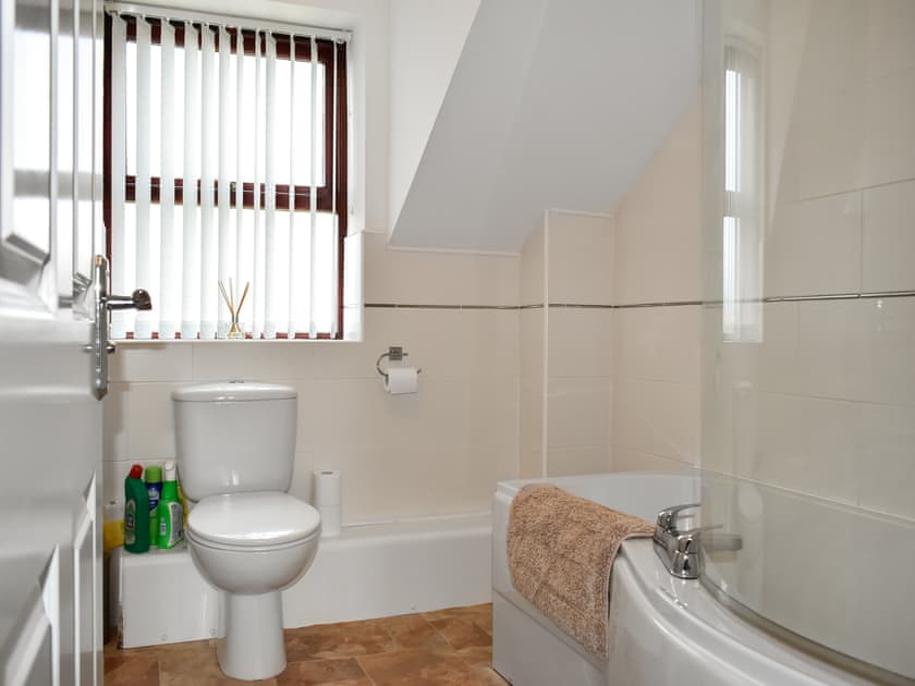 Bathroom | Bramblewick Cottage, Whitby