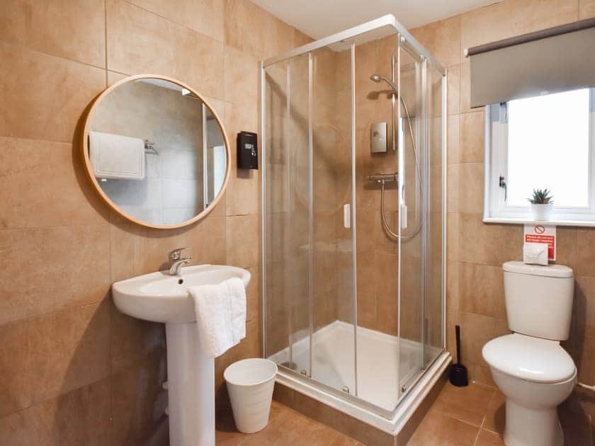 Shower room | Ptarmigan Lodge, Balmaha