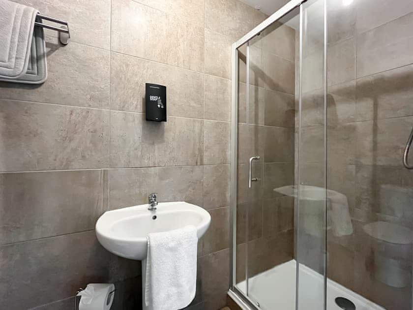 Shower room | Ptarmigan Lodge, Balmaha