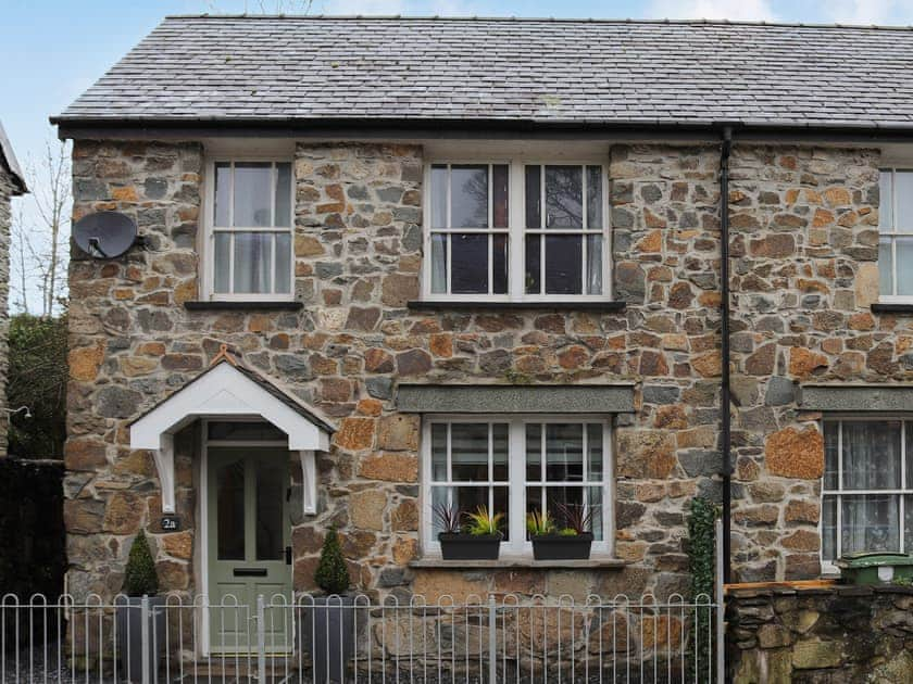 Exterior | Llety Cariad, Bala