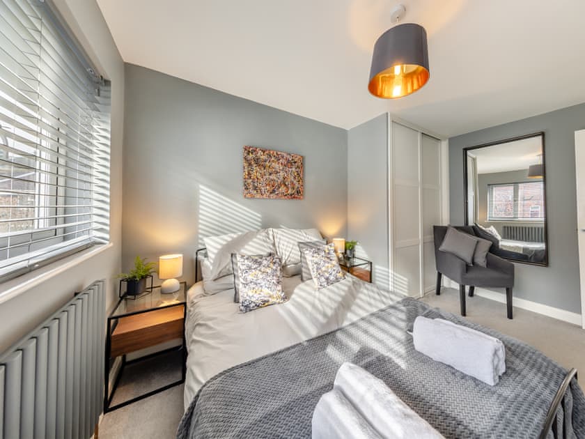 Kingsize bedroom  | House in the Hills, Church Stretton
