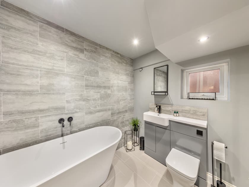 Bathroom | House in the Hills, Church Stretton