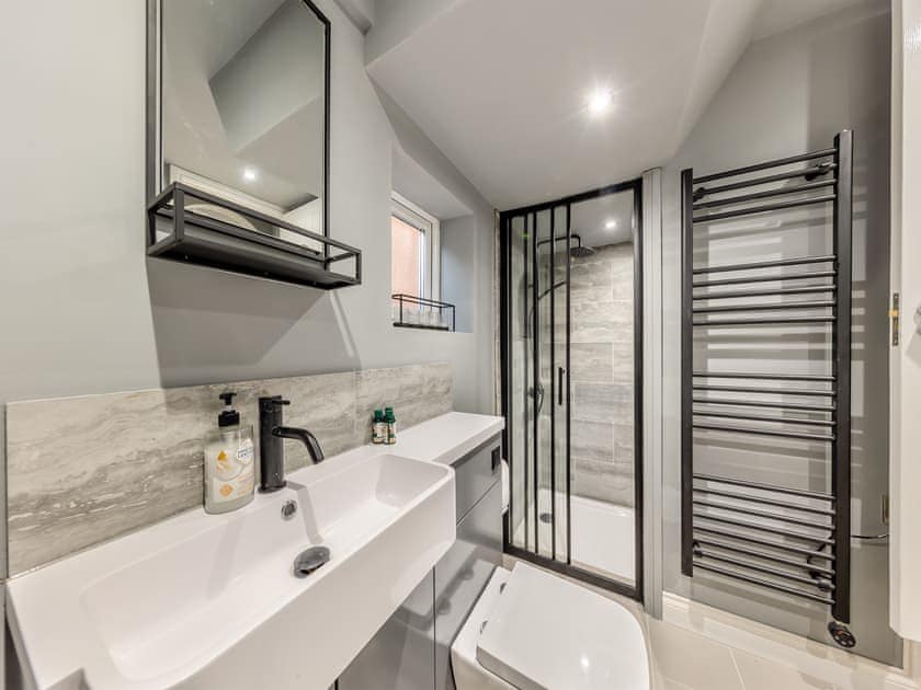 Bathroom | House in the Hills, Church Stretton