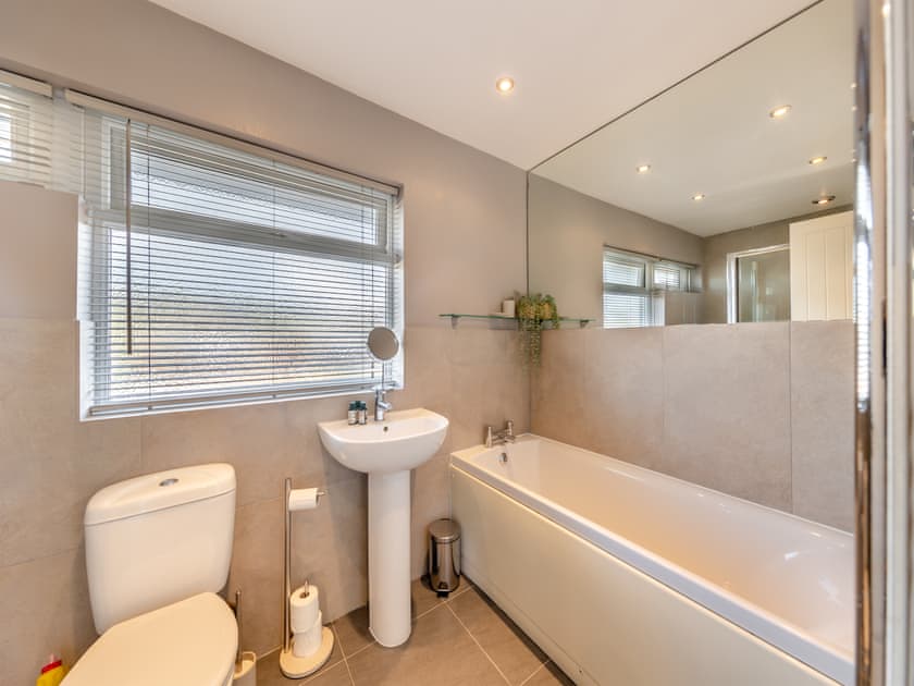 Bathroom | House in the Hills, Church Stretton