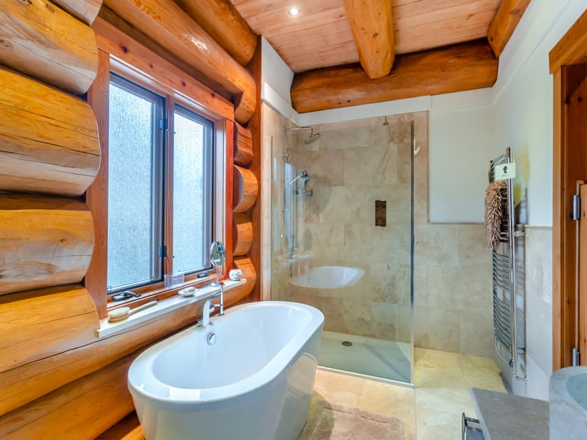 Bathroom | Molalatau Lodge, Lairg