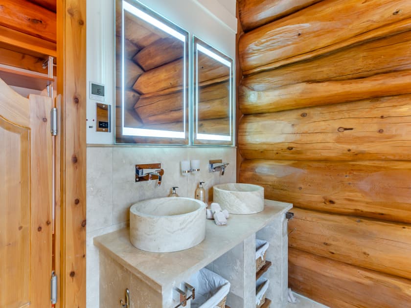 Bathroom | Molalatau Lodge, Lairg